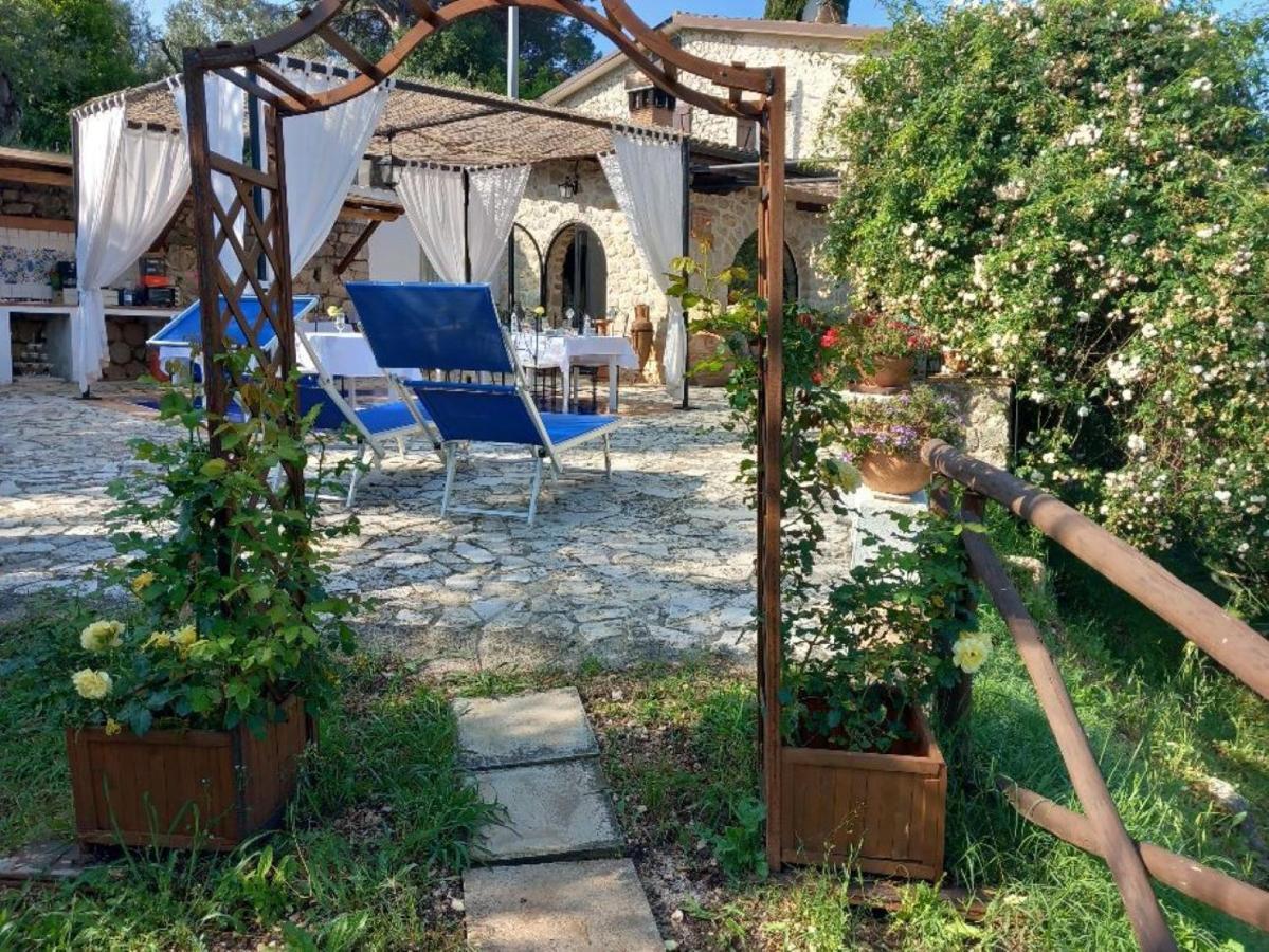 B&B H.M. Sonnino Екстериор снимка