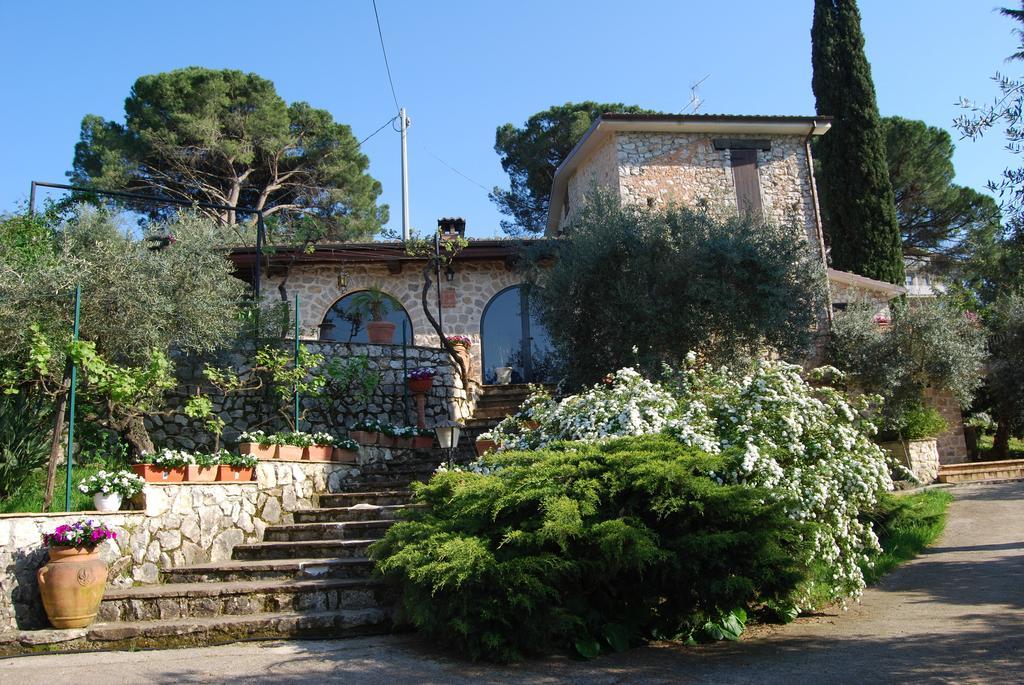 B&B H.M. Sonnino Екстериор снимка