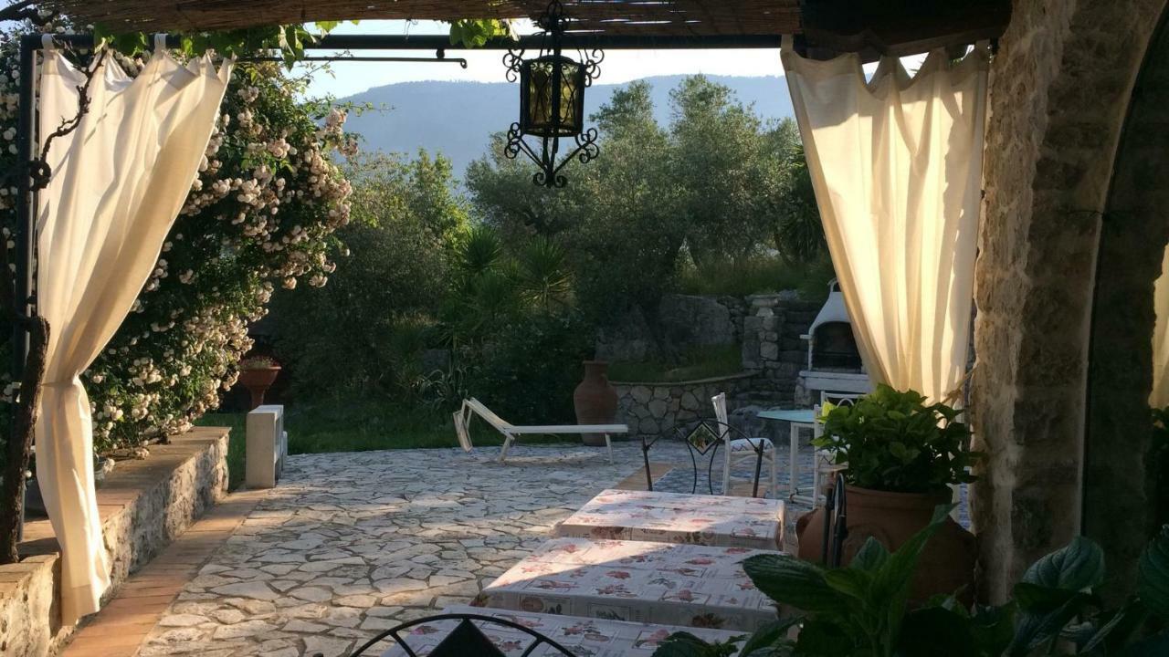 B&B H.M. Sonnino Екстериор снимка